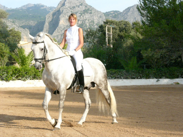 Cap rando - G�tes randonn�es voyage �questre et p�destre - Lauris 84 Vaucluse