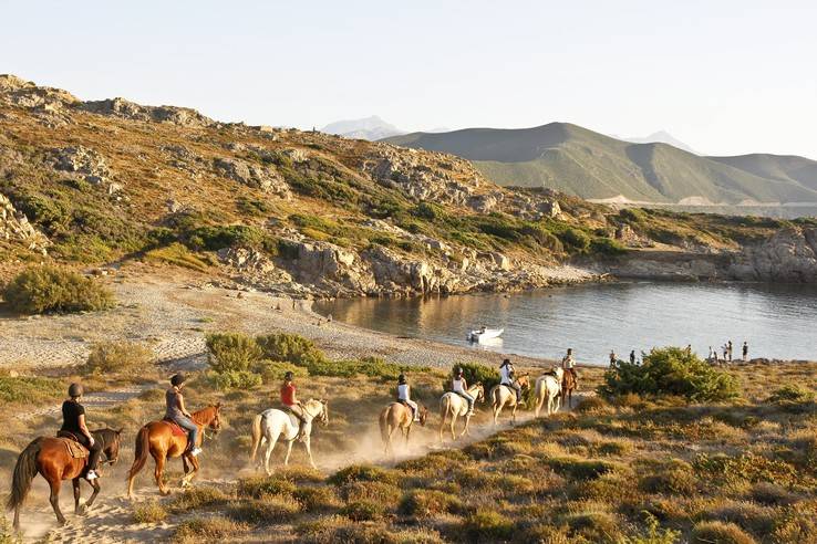 Image Le Désert des Agriates en Corse à cheval