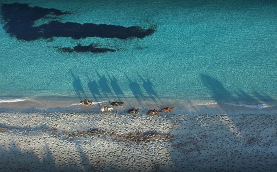 Image Le Désert des Agriates en Corse à cheval