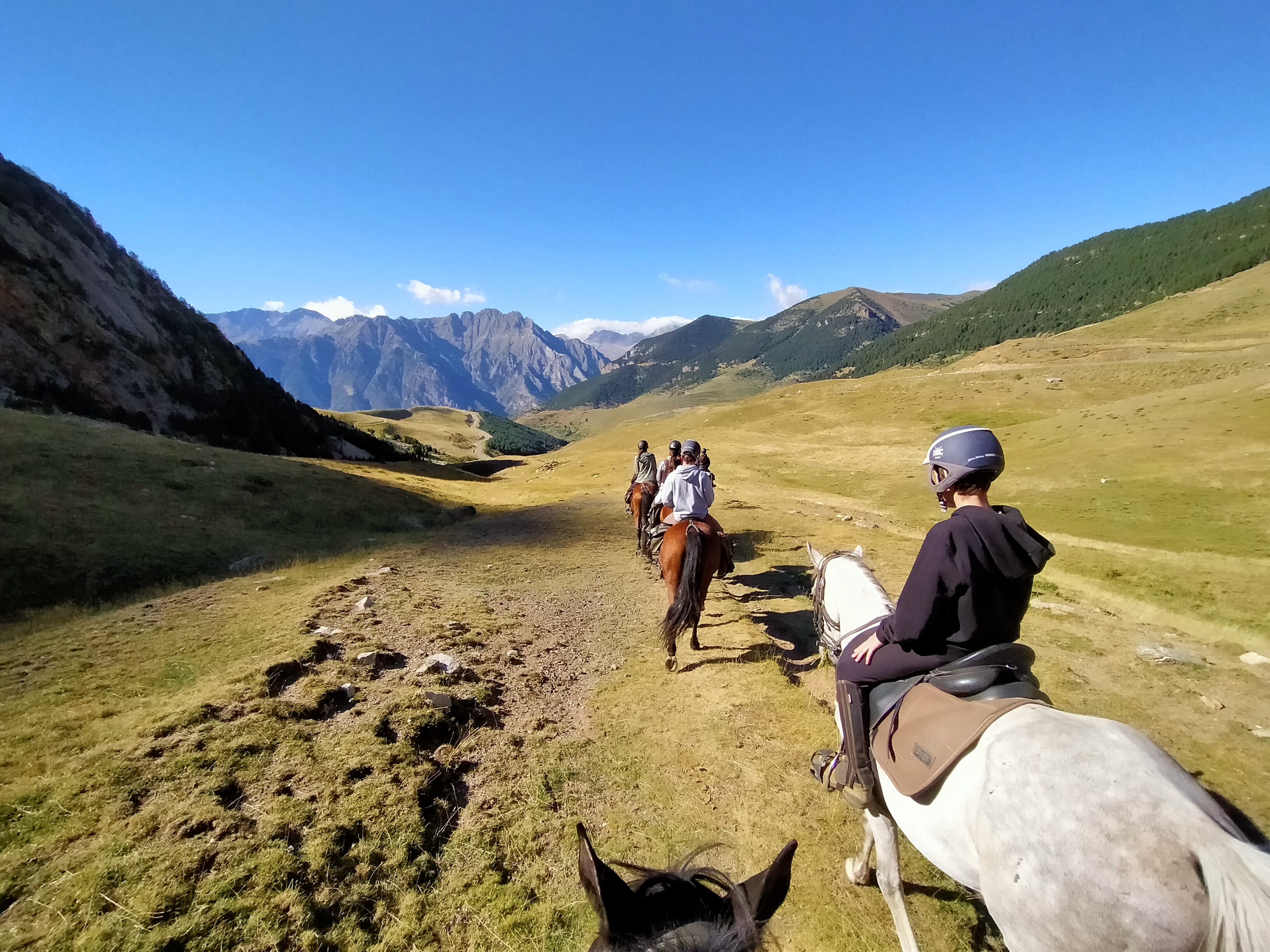 Image Espagne : A cheval sur les sommets des Pyrénées espagnoles