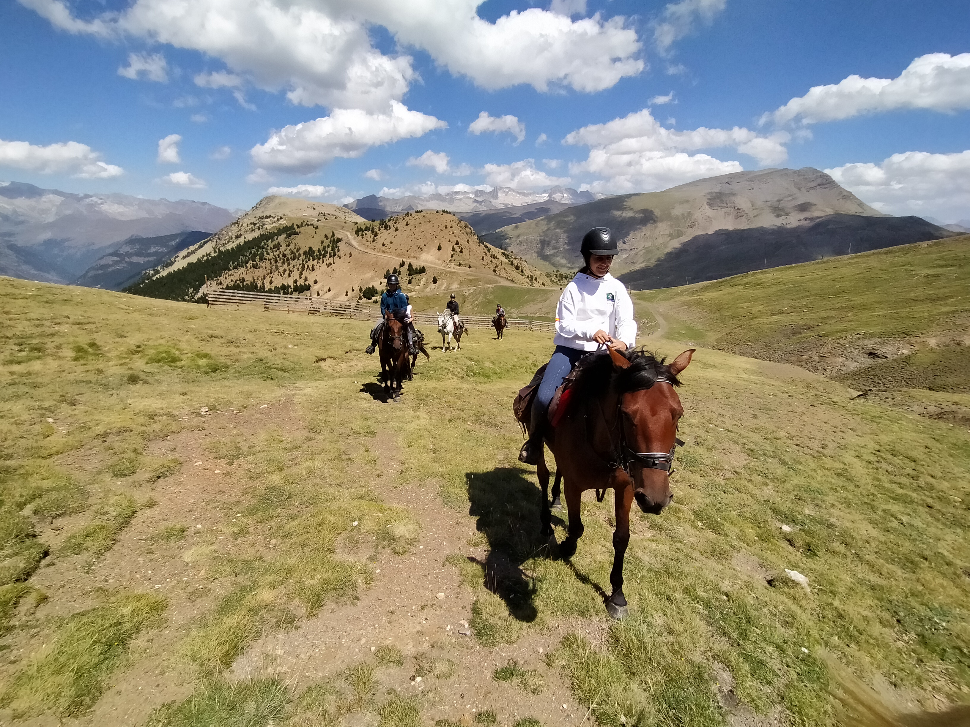 Image Espagne : A cheval sur les sommets des Pyrénées espagnoles