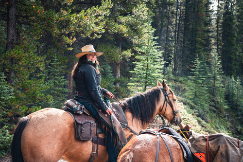 Image Canada : Randonnée à cheval dans le Parc de Banff