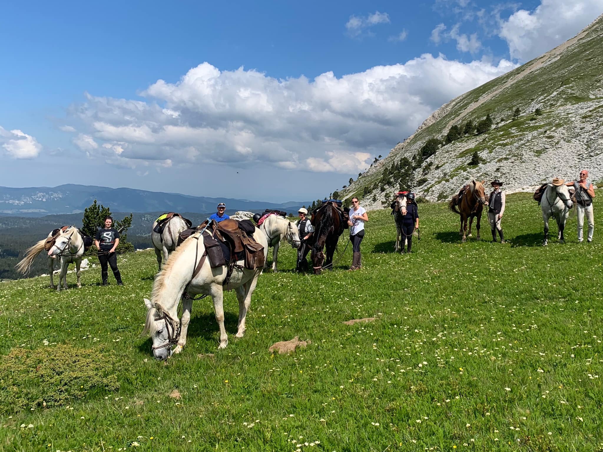 Image Rando à cheval dans le Vercors pour ados de 13 à 17 ans