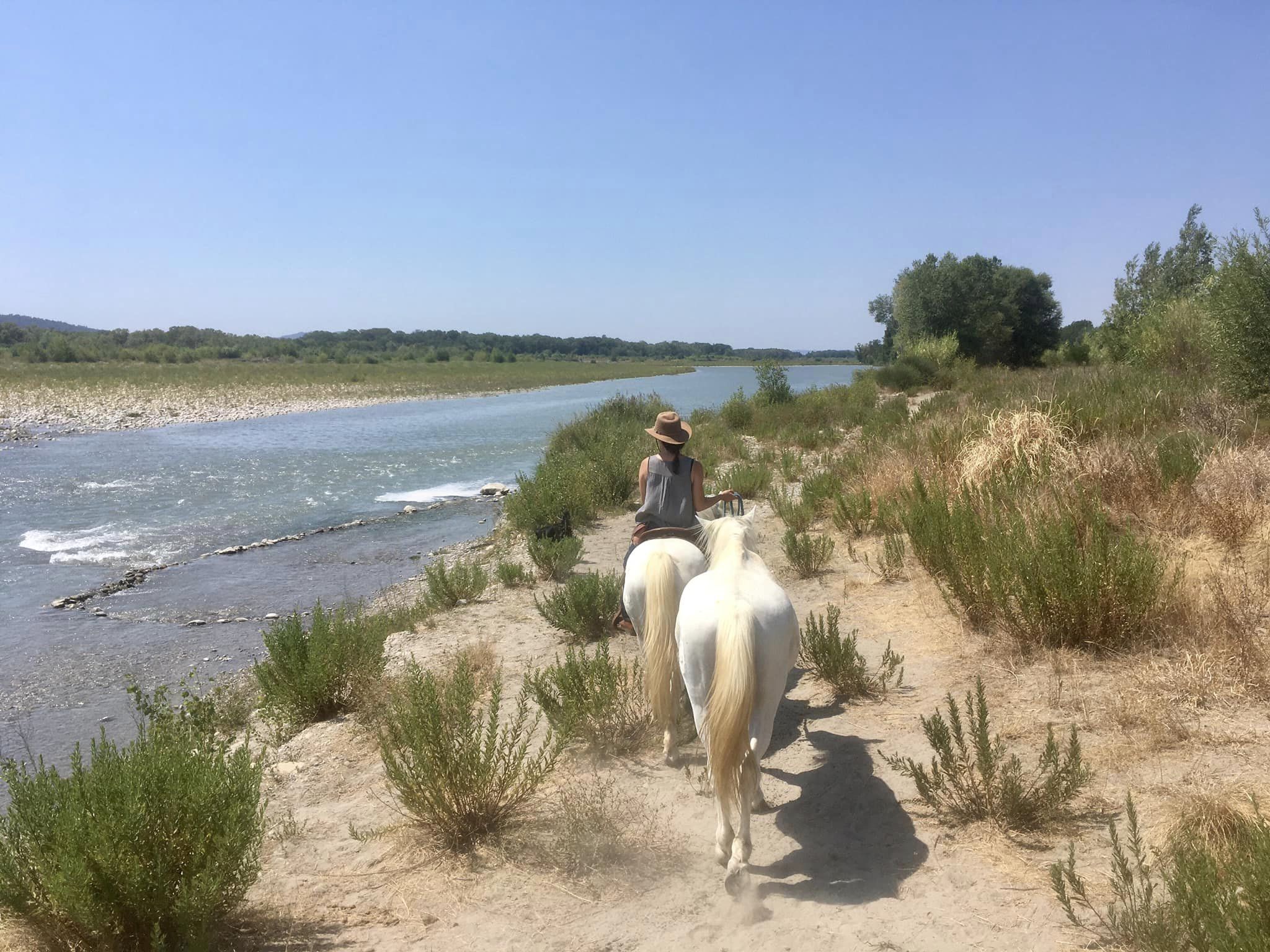 Image Week-end ou deux jours en rando à cheval entre Durance et Luberon