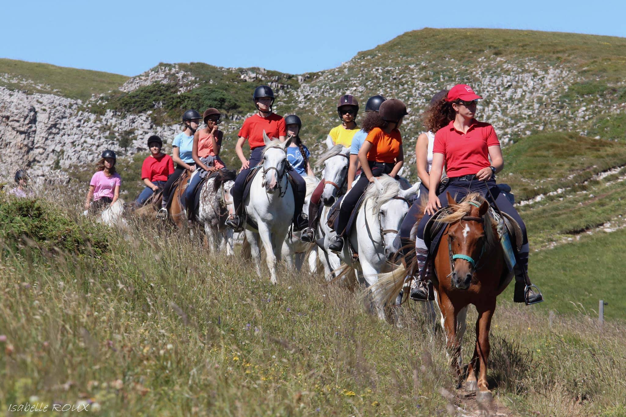 Image Rando à cheval dans le Vercors pour ados de 13 à 17 ans