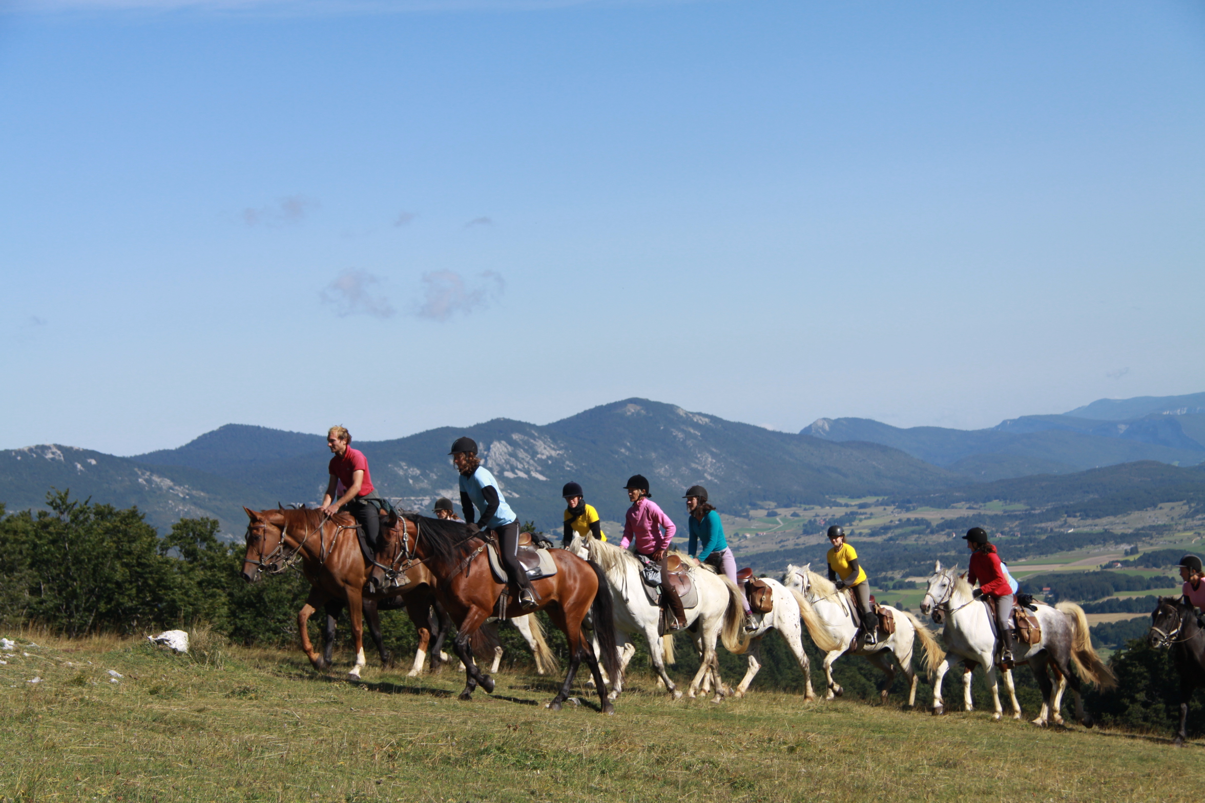 Image Rando à cheval dans le Vercors pour ados de 13 à 17 ans