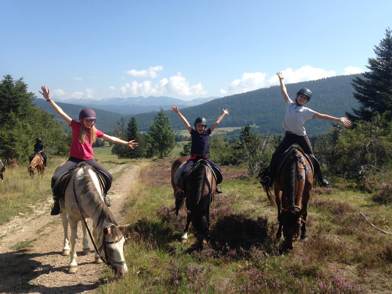 Image Rando à cheval dans le Vercors pour ados de 9 à 13 ans