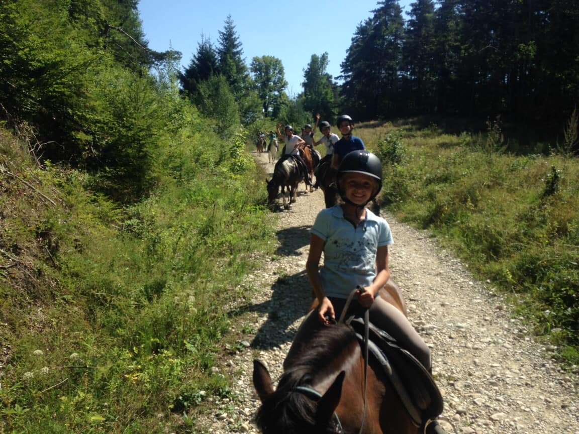 Image Rando à cheval dans le Vercors pour ados de 9 à 13 ans