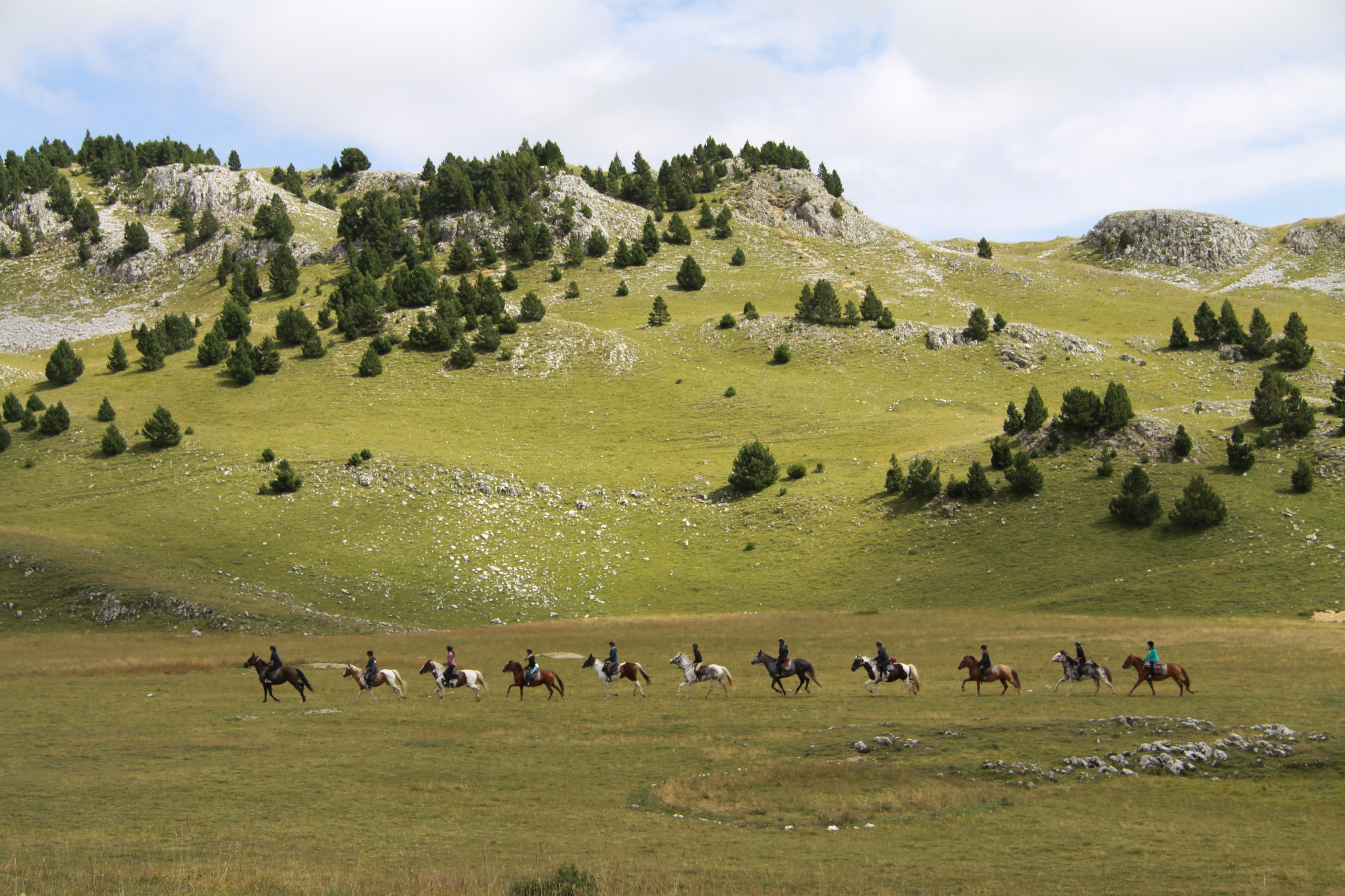 Image Rando à cheval dans le Vercors pour ados de 13 à 17 ans