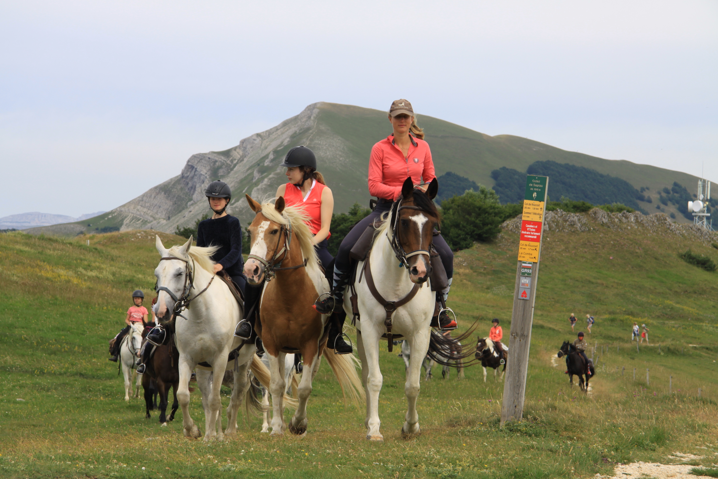 Image Rando à cheval dans le Vercors pour ados de 13 à 17 ans