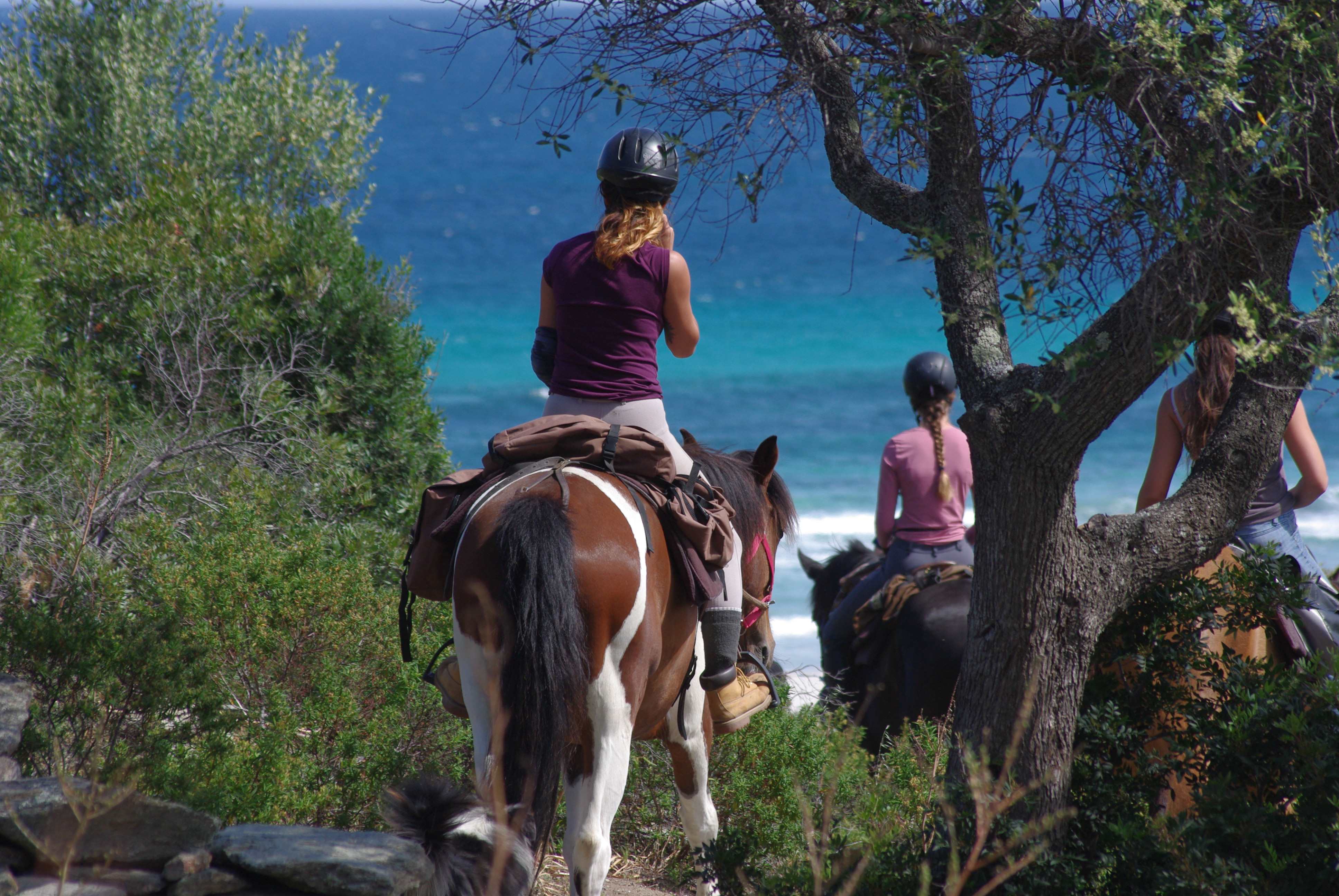 Image Le Désert des Agriates en Corse à cheval