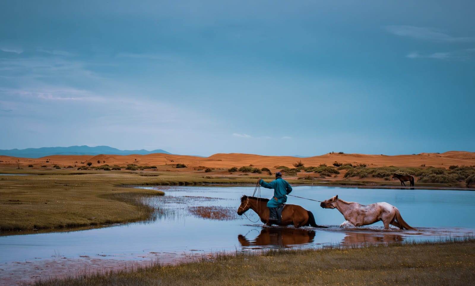 Image Gobi et steppes de Mongolie à cheval