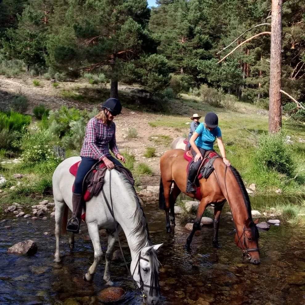 Image Espagne : La Sierra de Gredos à cheval et baignades dans les eaux cristallines
