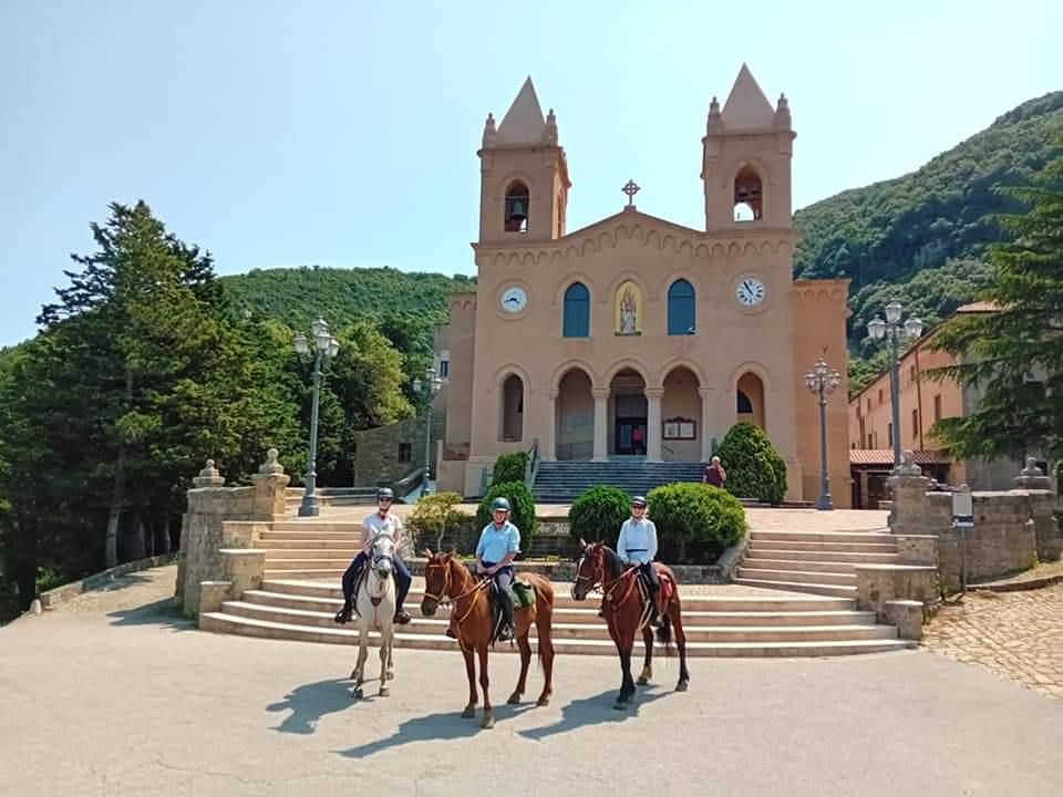 Image Sicile : Le Parc naturel des Madonies à cheval en étoile et en itinérance