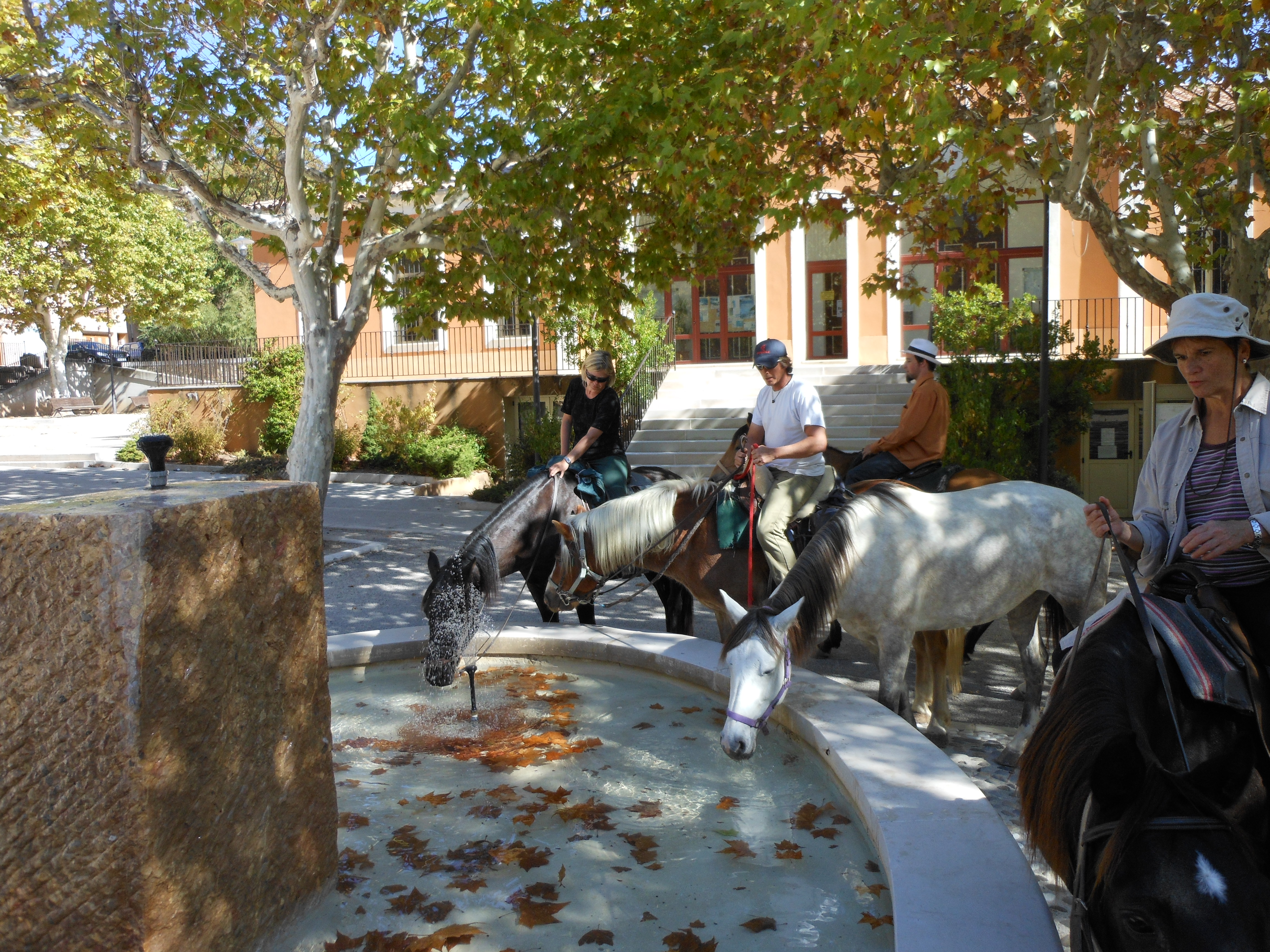 Sainte Victoire à cheval