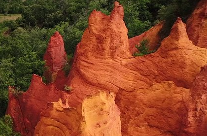 a cheval dans le Colorado Provençal