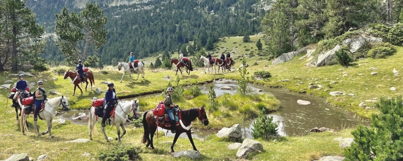 Pyrénées en rando à cheval