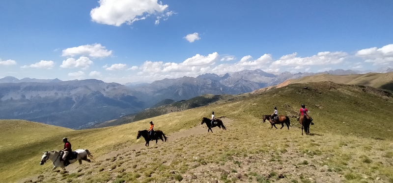 faire une rando à cheval dans les Pyrénées