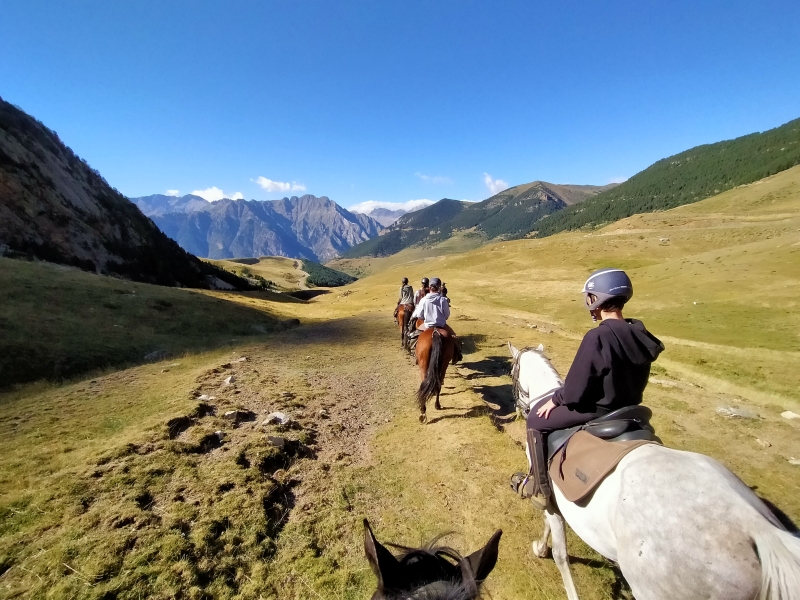 Pyrénées semaine randonnée cheval