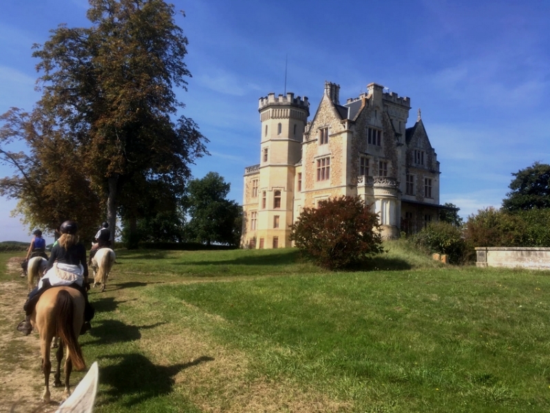 randonnee equestre vins de bordeaux