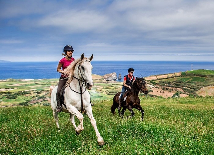 rando a cheval dans les Acores