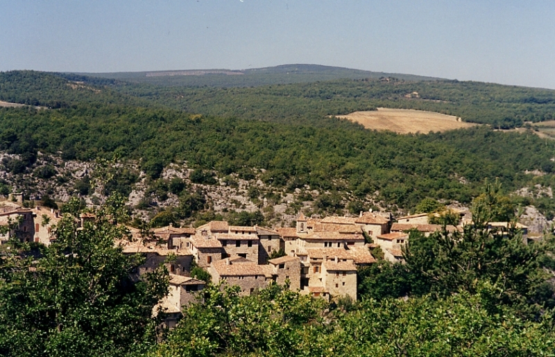 transhumance a cheval provence - village d'Oppedette